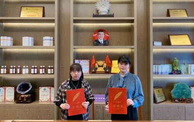 歡迎廣東省惠州市劉女士前來翌芙萊總部考察，并成功簽約